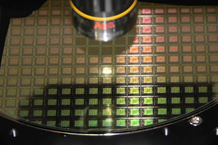 MicroMake – Laser Micromachining System – BrightSystem
